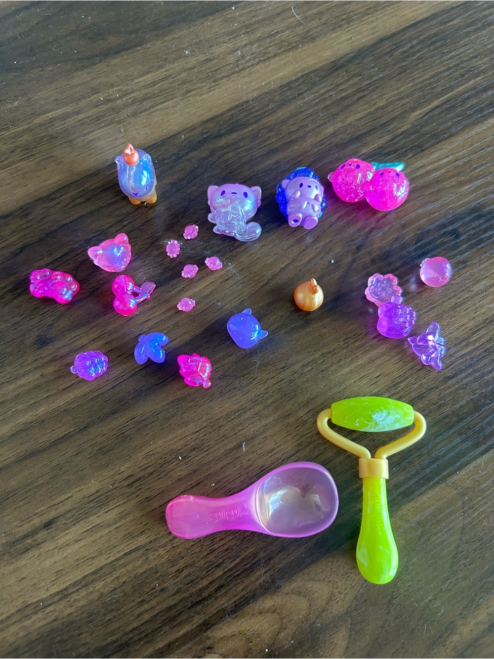 Assorted Kids Play Beads and Accessories - Pink, Purple, Blue, Green